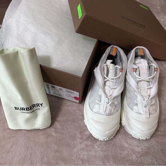 Burberry Arthur Low-Top Zip Sneakers Women US6 - Picture 5 of 6